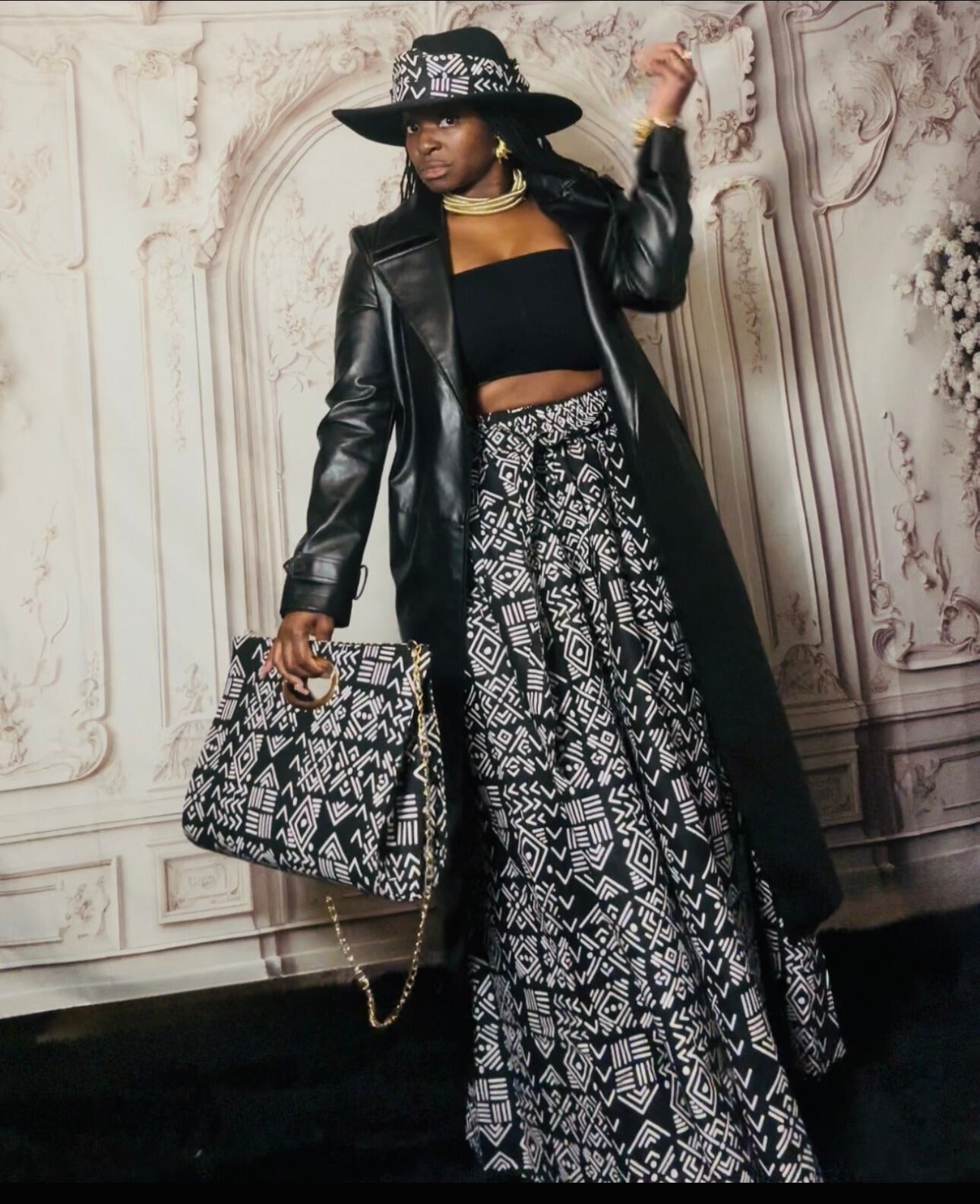 The Royal code 3 pc black and white set