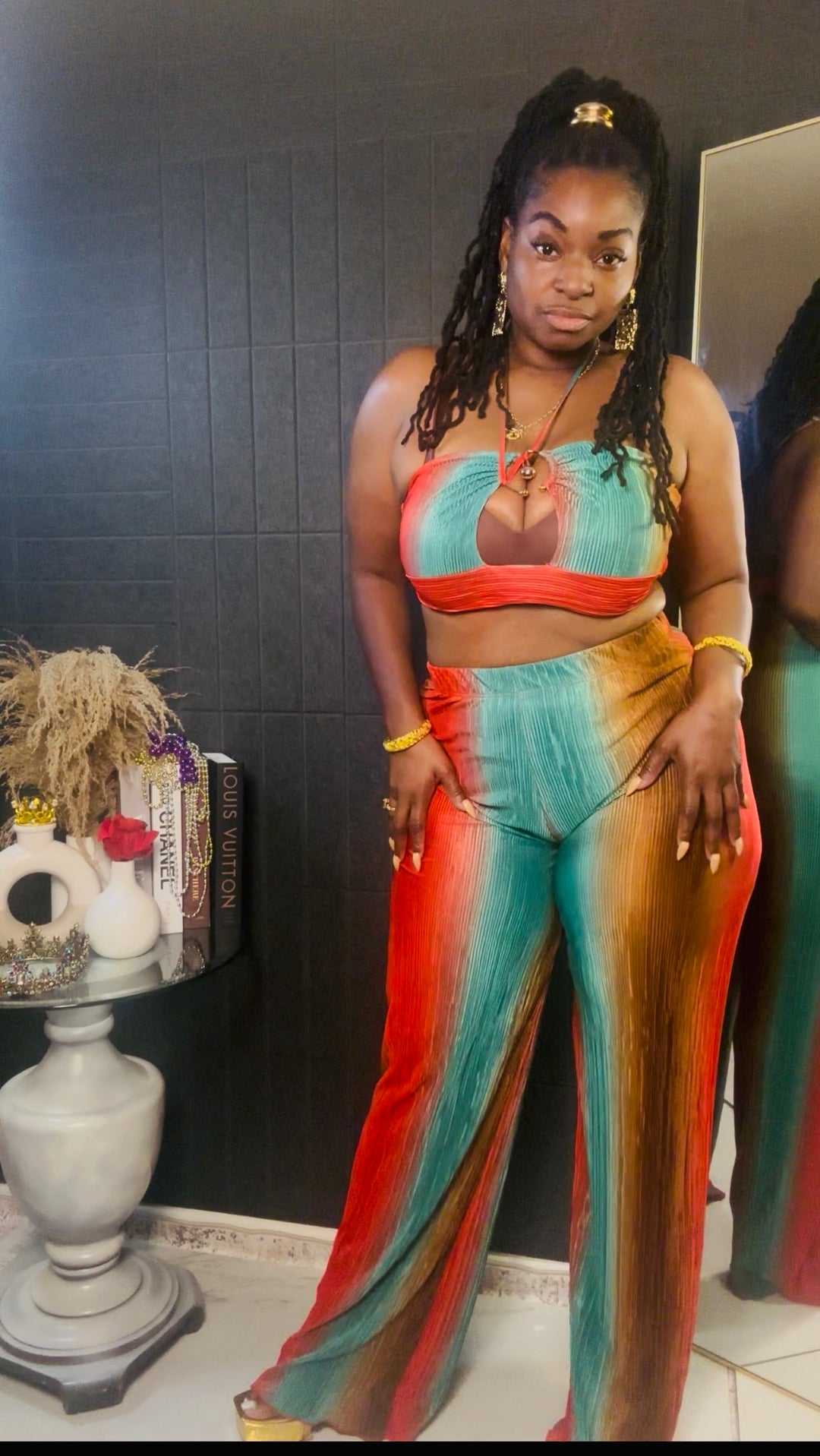 Tropical Royalty Flow Set