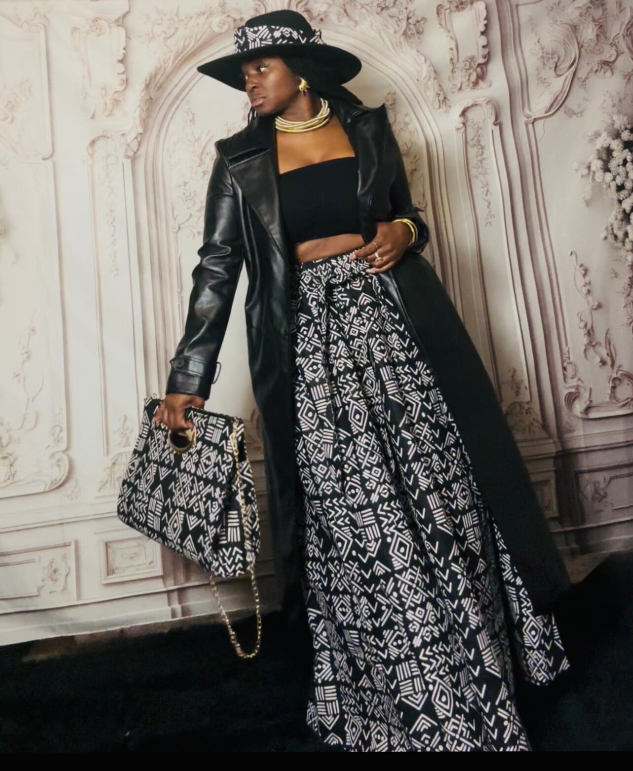 The Royal code 3 pc black and white set