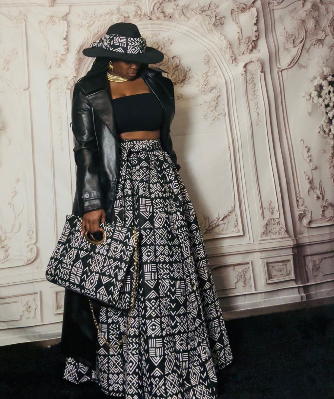 The Royal code 3 pc black and white set