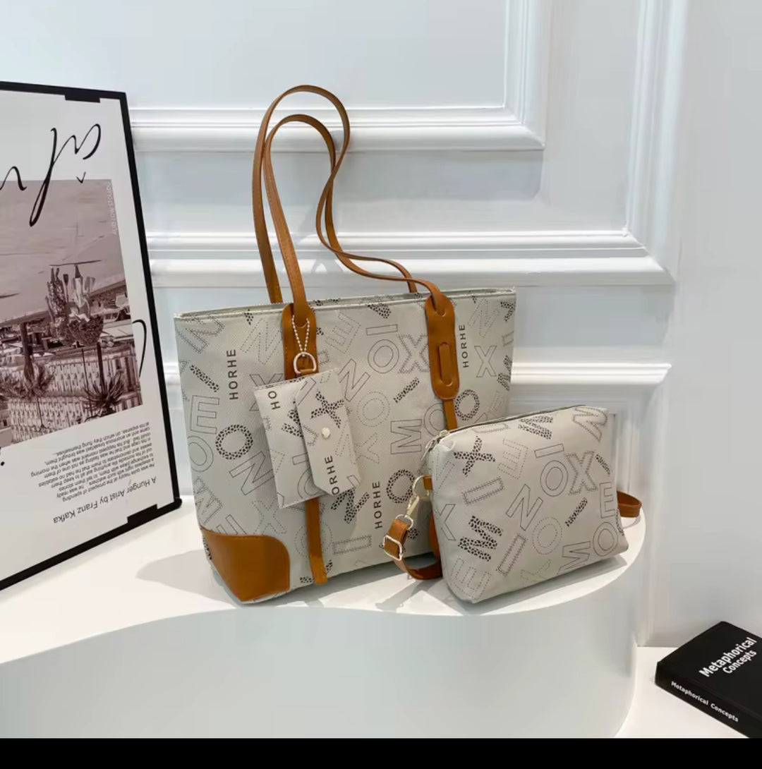 EVERYWHERE I GO -THREE PIECE HAND BAG/PURSE