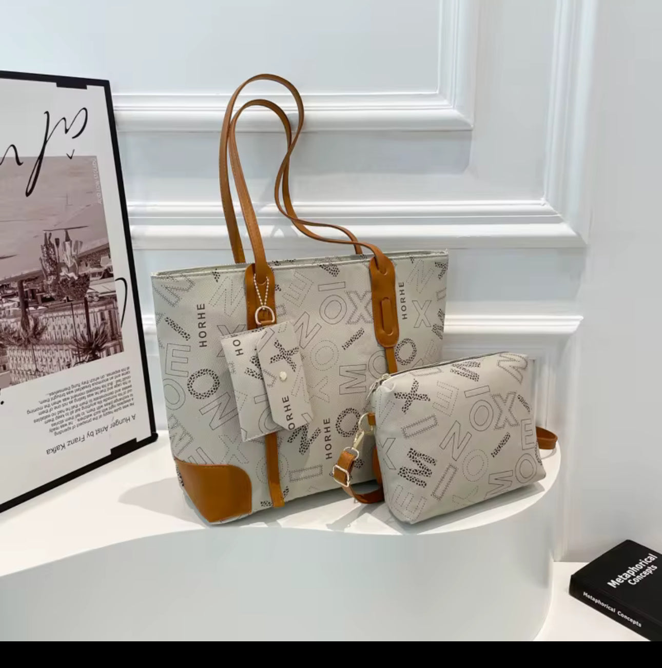 EVERYWHERE I GO -THREE PIECE HAND BAG/PURSE